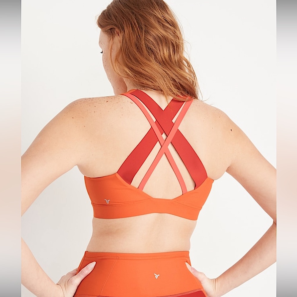 NWT Old Navy Active Powersoft cross back sports bra